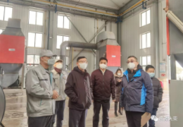 中环装备何曙明一行慰问启源大荣困难党员群众